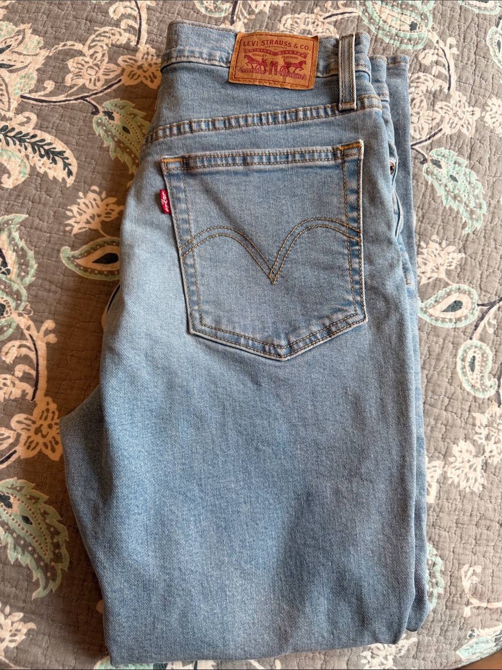 Levi's Women's Wedgie straight Light Blue High-Rise Straight Jeans